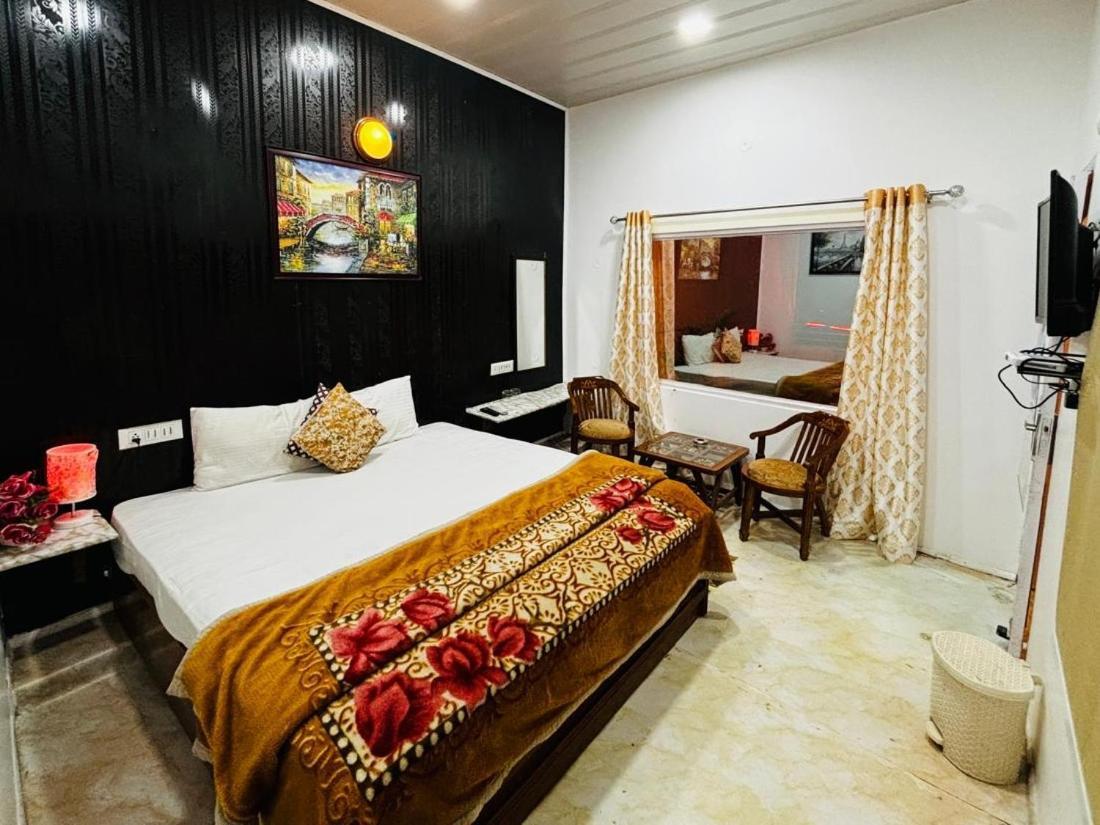 Solan Regency Exterior photo
